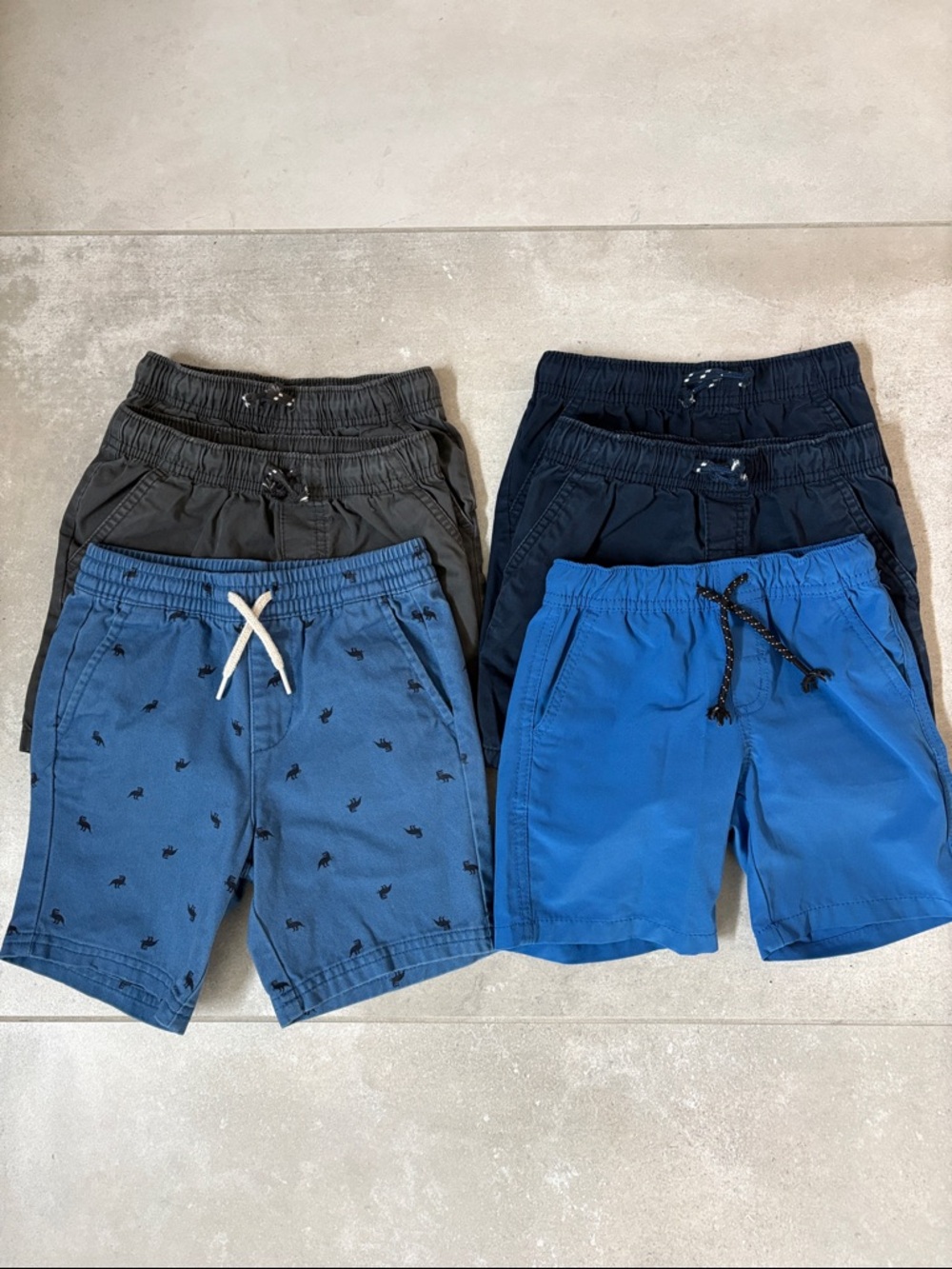 Bundle of 6 pairs of boys shorts size 4T